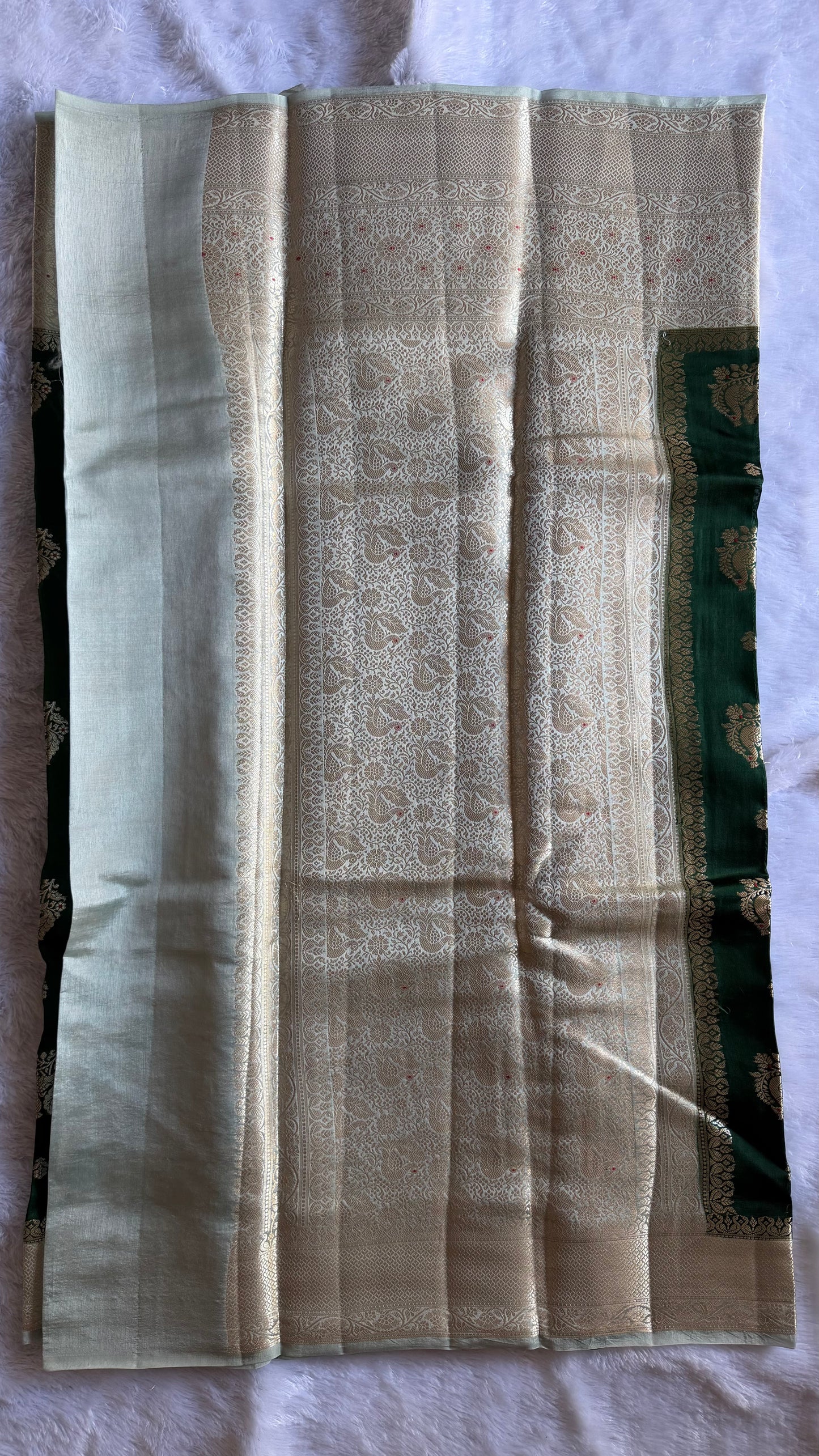 LABH-UG01 DEEP GREEN PURE RAW MANGO SILK SAREE.