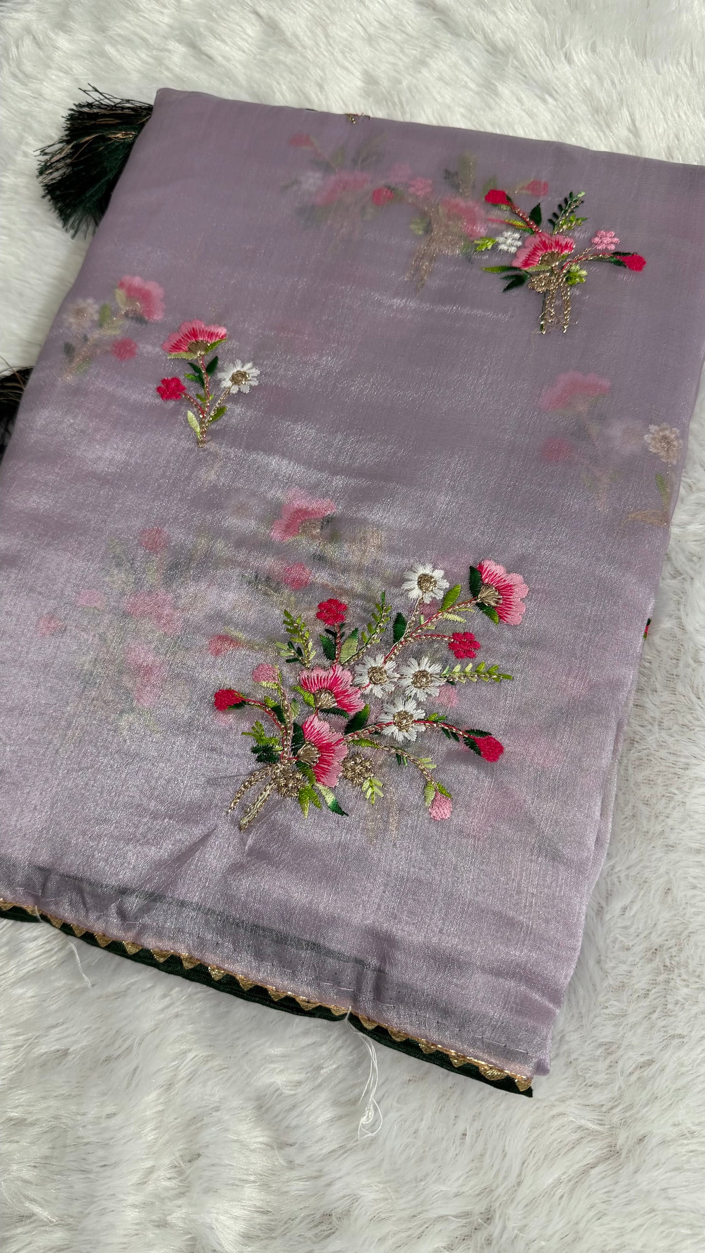 DUSTY LAVENDER SHIMMER ORGANZA WITH FLORAL THREAD WORK SAREE.