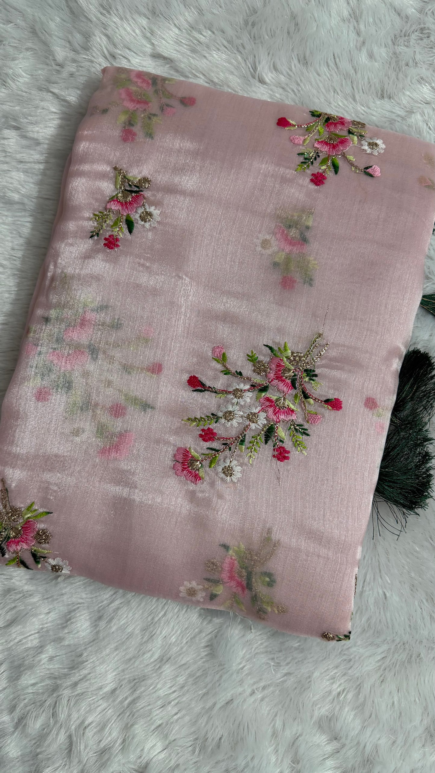 BABY PINK SHIMMER ORGANZA WITH FLORAL THREAD WORK SAREE.