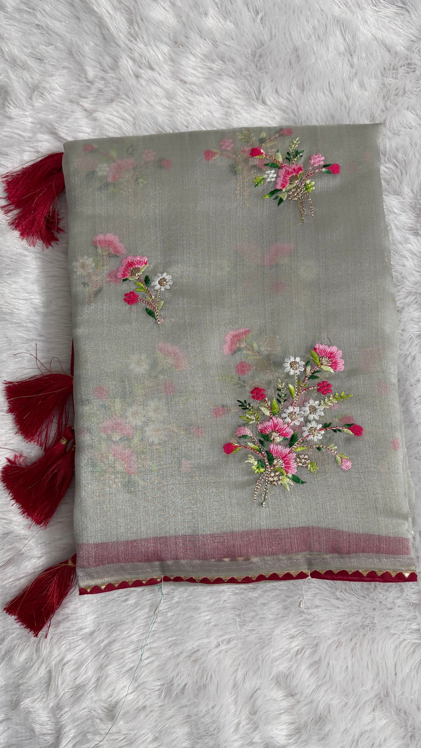 Grey SHIMMER ORGANZA WITH FLORAL THREAD WORK SAREE.