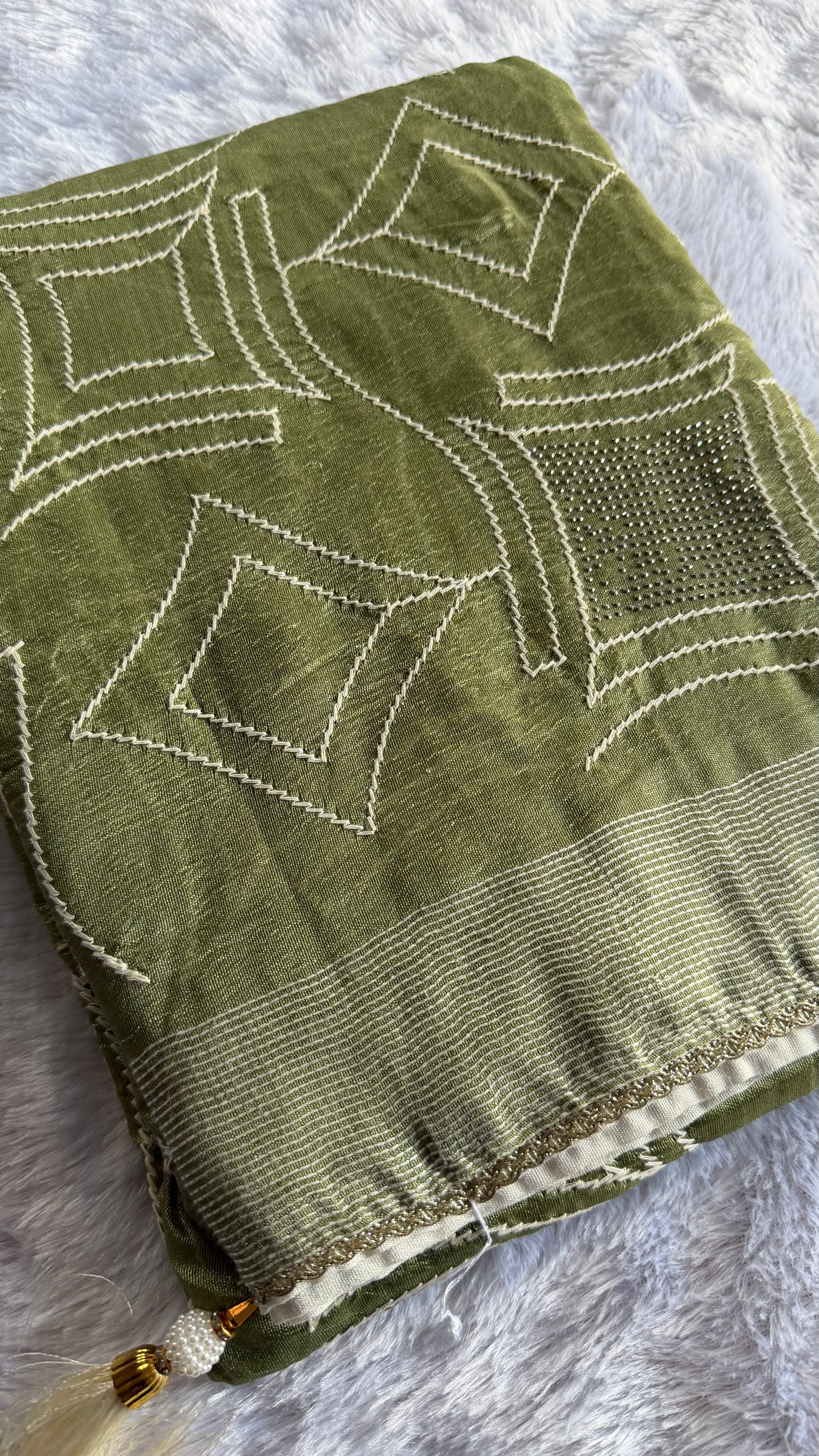 GREEN SEMI TUSSAR SAREE WITH WHITE ART SILK BLOUSE