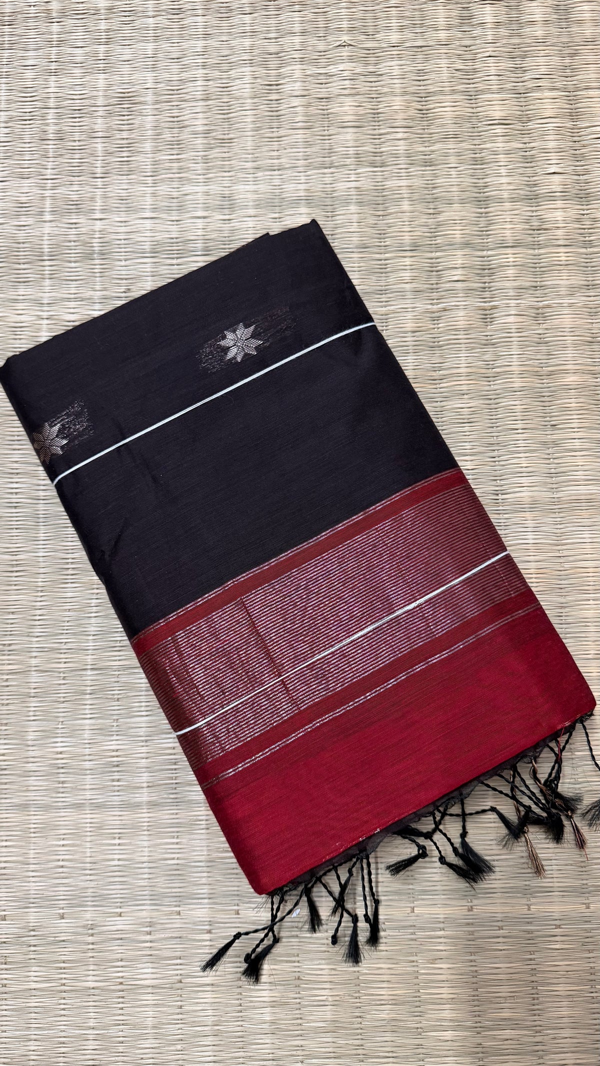 Black & Red Maheshwari Cotton.