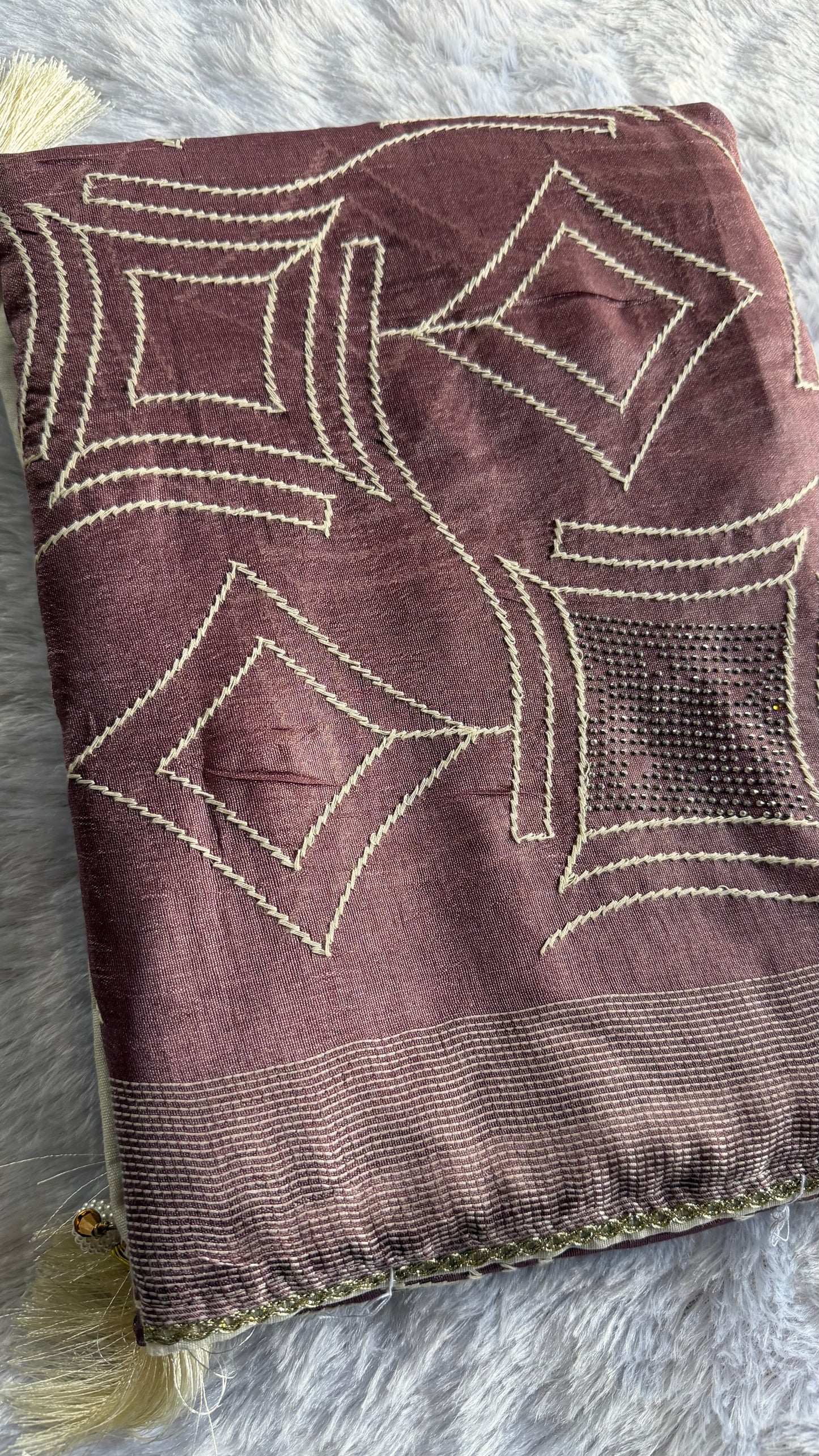 ONION PINK SEMI TUSSAR SAREE WITH WHITE BLOUSE.