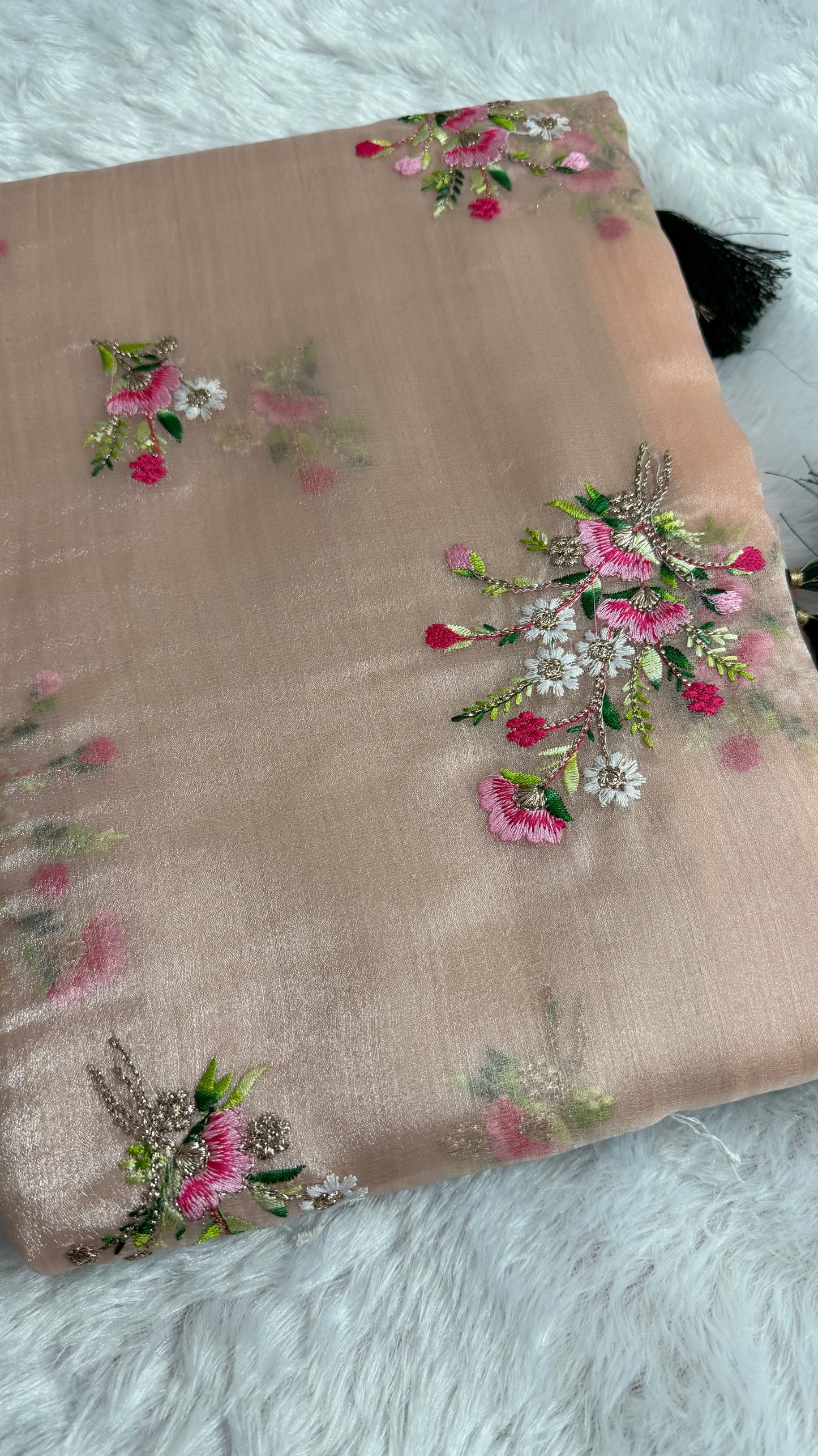 PEACH SHIMMER ORGANZA  WITH FLORAL THREAD WORK SAREE.