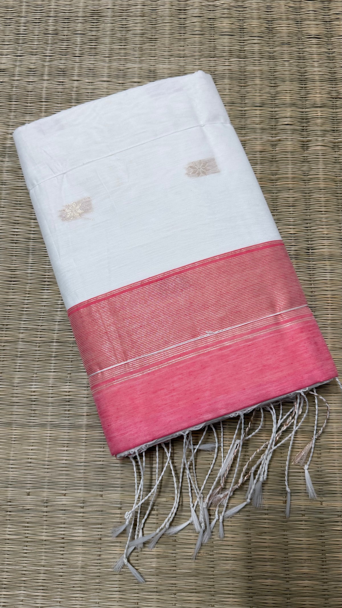 White & Pink Maheshwari Cotton.