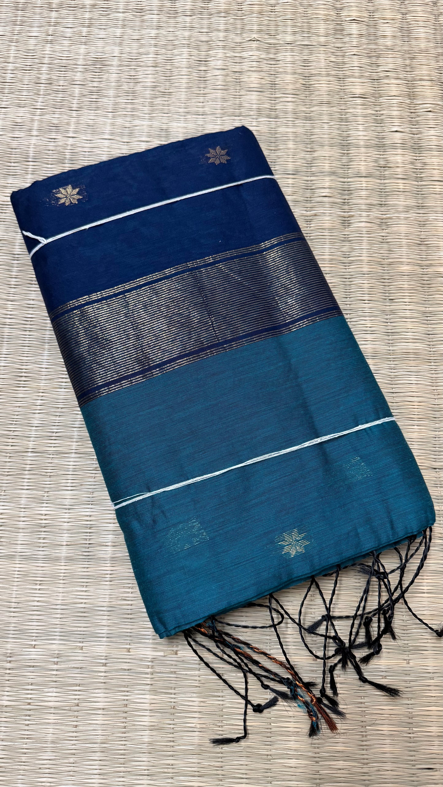 Navy Blue & Rama Green Maheshwari Cotton.